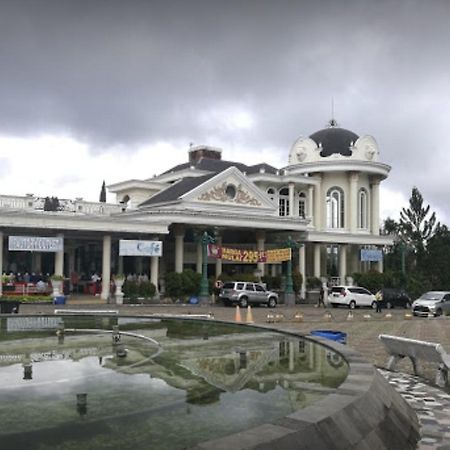 Villa Musti Green Apple CipanasSindanglaya エクステリア 写真