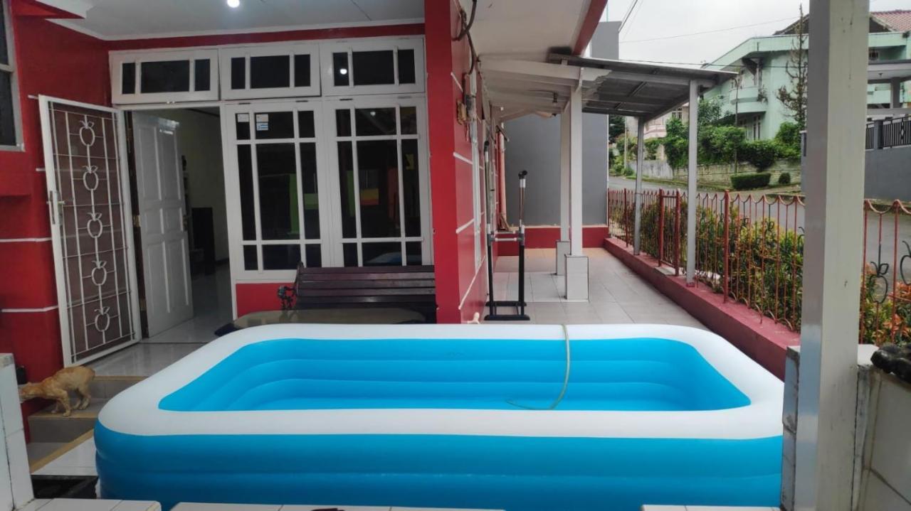 Villa Musti Green Apple CipanasSindanglaya エクステリア 写真