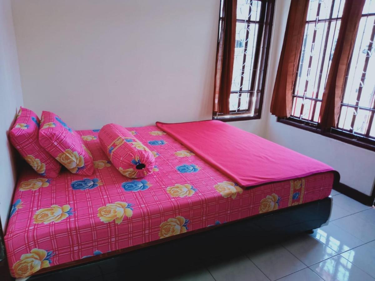 Villa Musti Green Apple CipanasSindanglaya エクステリア 写真